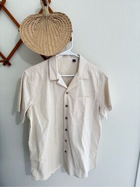 SHEIN Men's Short-Sleeve Button-Down Shirt in Light Tan
